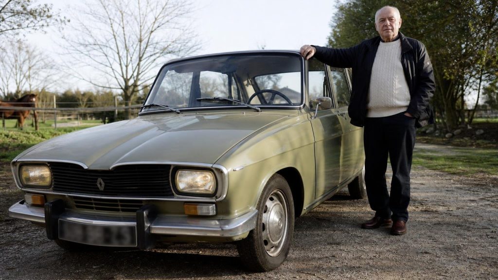 À 79 ans Roger conduit toujours sa Renault 16 de 1974 quʼil bichonne depuis cinquante ans