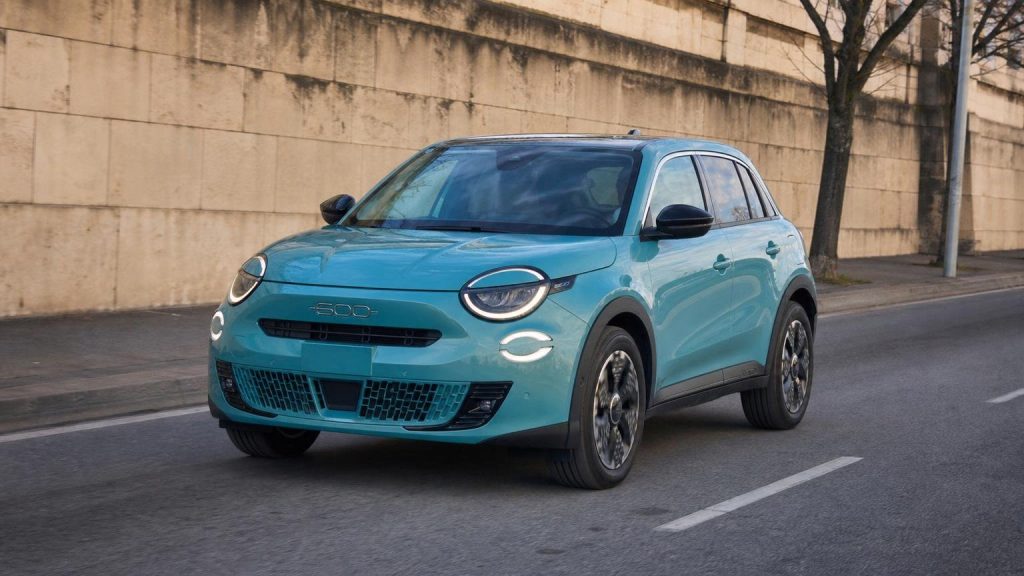 Nouvelle Fiat 600 hybride: voici à quoi ressemble la petite italienne pour 2026