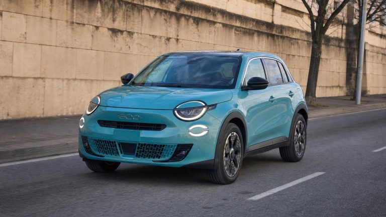 Nouvelle Fiat 600 hybride: voici à quoi ressemble la petite italienne pour 2026