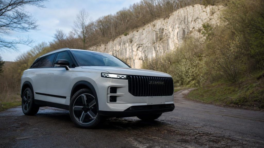 On a passé une semaine au volant de la Jaecoo 7: voici notre verdict sur le SUV hybride chinois