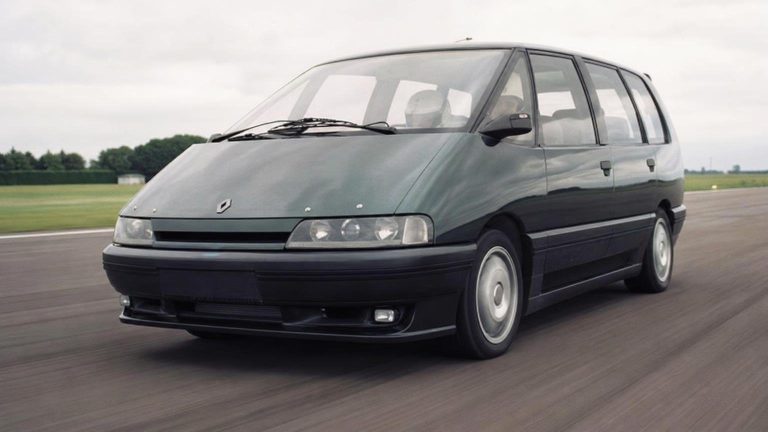 En 1994 Renault a glissé un V10 de Formule 1 dans un Espace : le monospace familial qui passait de 0 à 100 en moins de 3 secondes